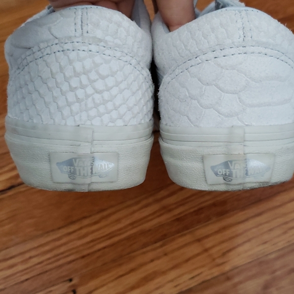 Vans - Picture 3 of 3